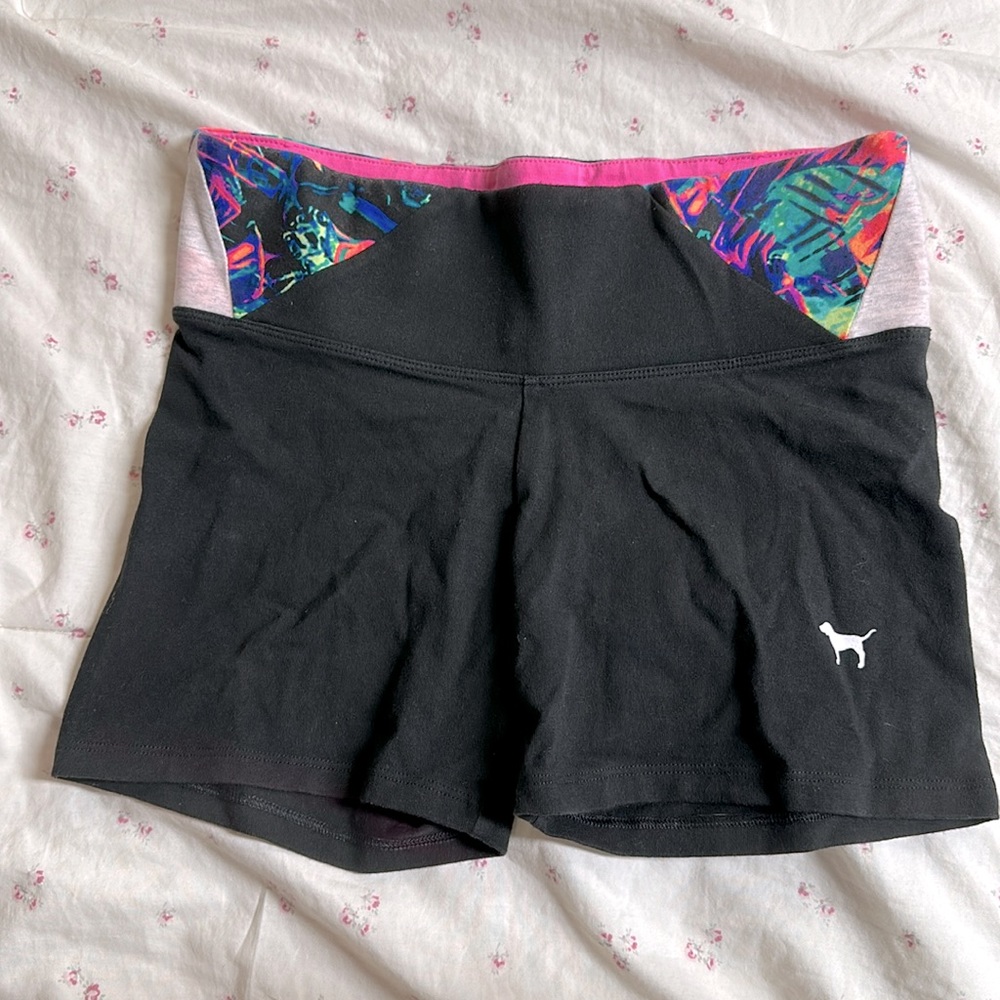 VS Pink Yoga shortie